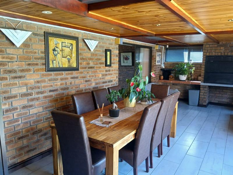 4 Bedroom Property for Sale in Rustdal Western Cape